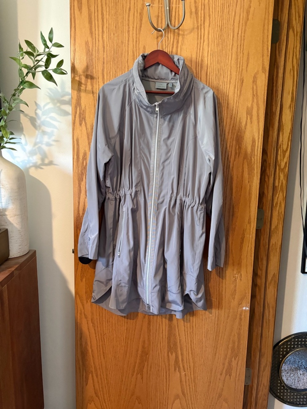 Athleta Light Gray Women’s Packable Anorak Jacket